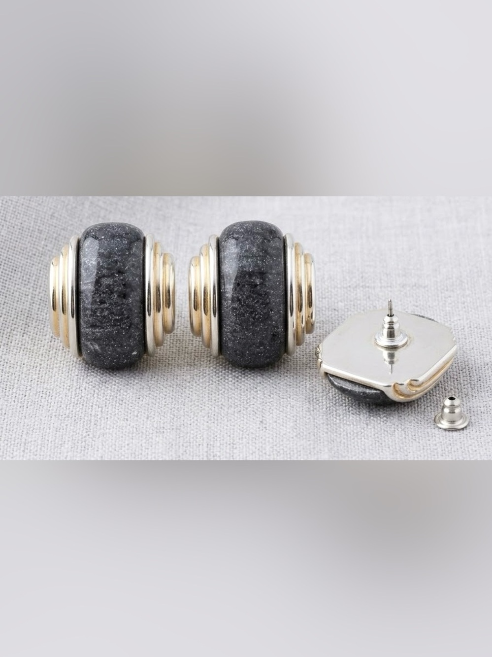 Vintage Gold Silver Tone Ribbed Stud Earrings with Charcoal Druzy/Glitter Center